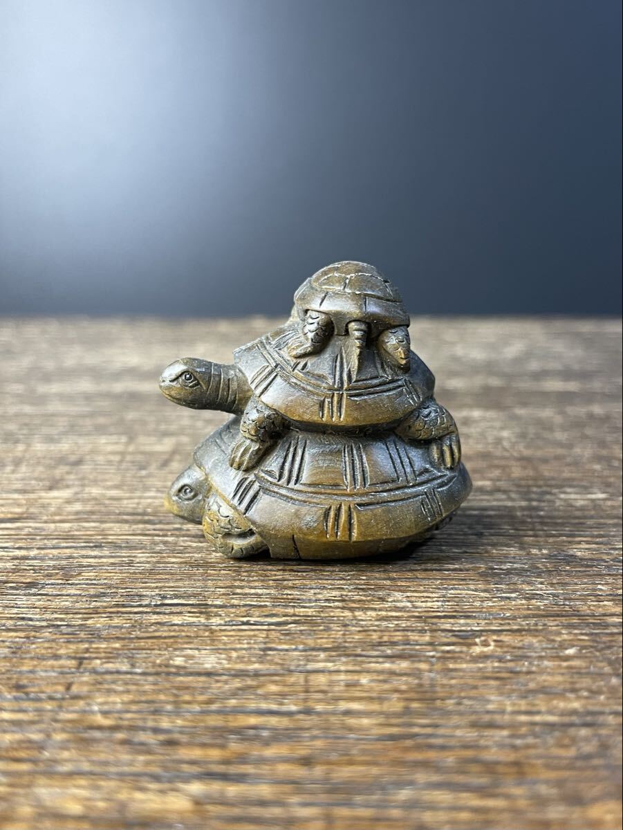 木製 根付 親子亀 細密彫刻 置物 提げ物 煙草入れ 木彫 拓植 かめ 小さめ 根付け HC-6拍卖