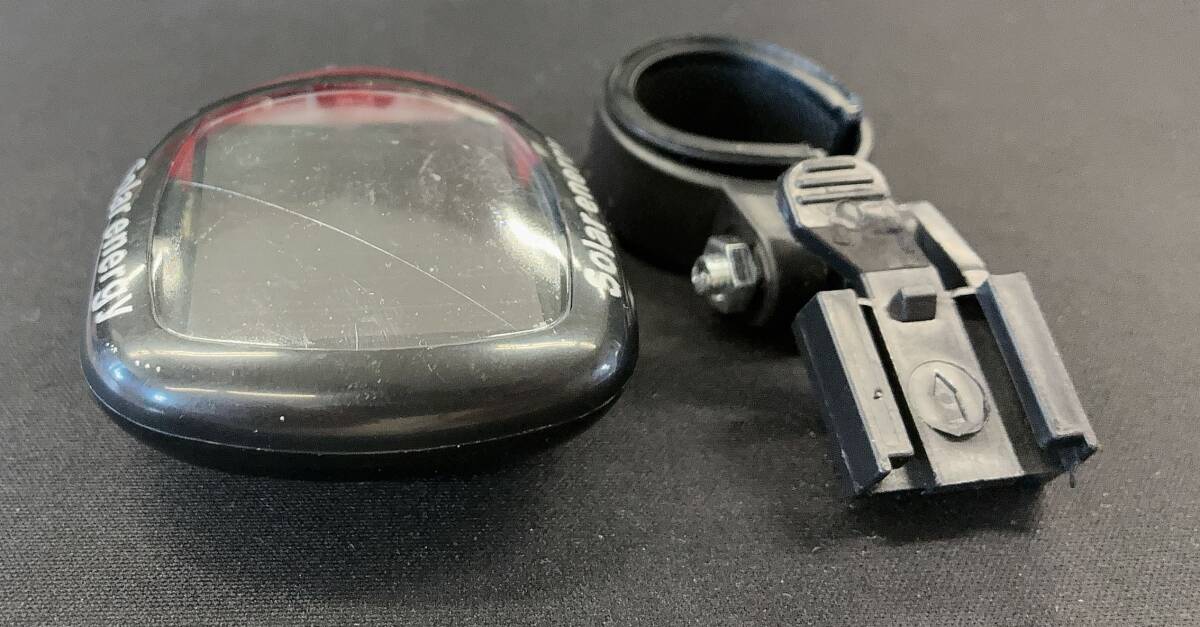 自転車用ソーラー充電式ランプ LEDテールランプ 電池不要 高輝度LED2灯 点灯モード3種類拍卖