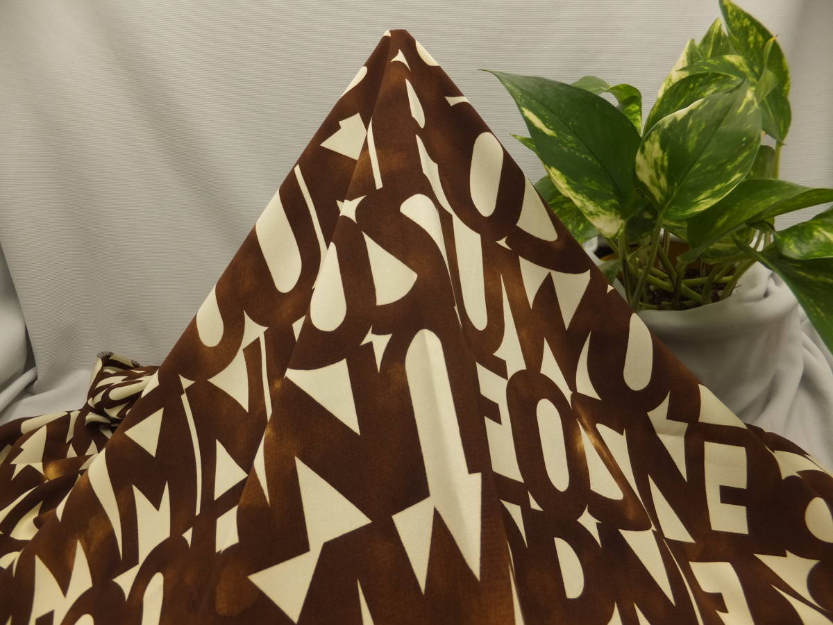 新入荷!掘り出し品!高級ブランド オリジナル!なかなか手に入らない!糸細上質ポリ100%!サラサラ プリント生地 145cm巾×2m拍卖