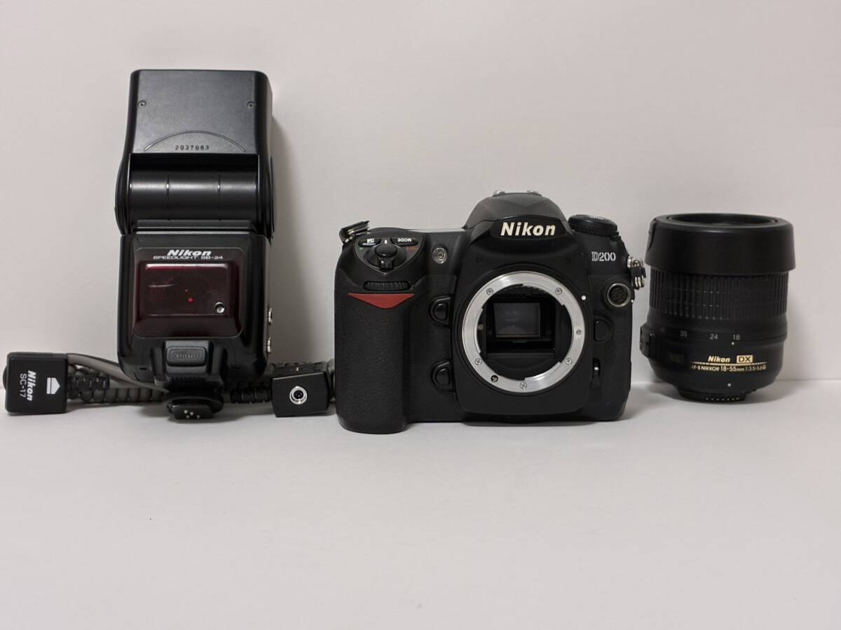 ニコン NIKON D200 AF-S DX NIKKOR 18-55mm F3.5-5.6G VR レンズセット ストロボSBー24付き拍卖