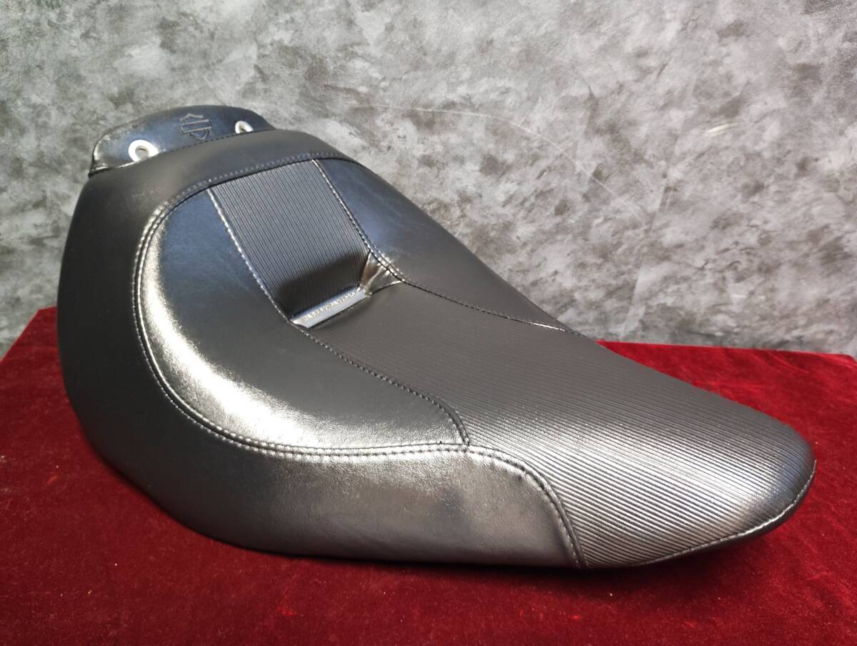 ハーレー HARLEY-DAVIDSON FXSB用 純正品番52000097 13年から17年ソフテイル ブレークアウト用シート 美品拍卖