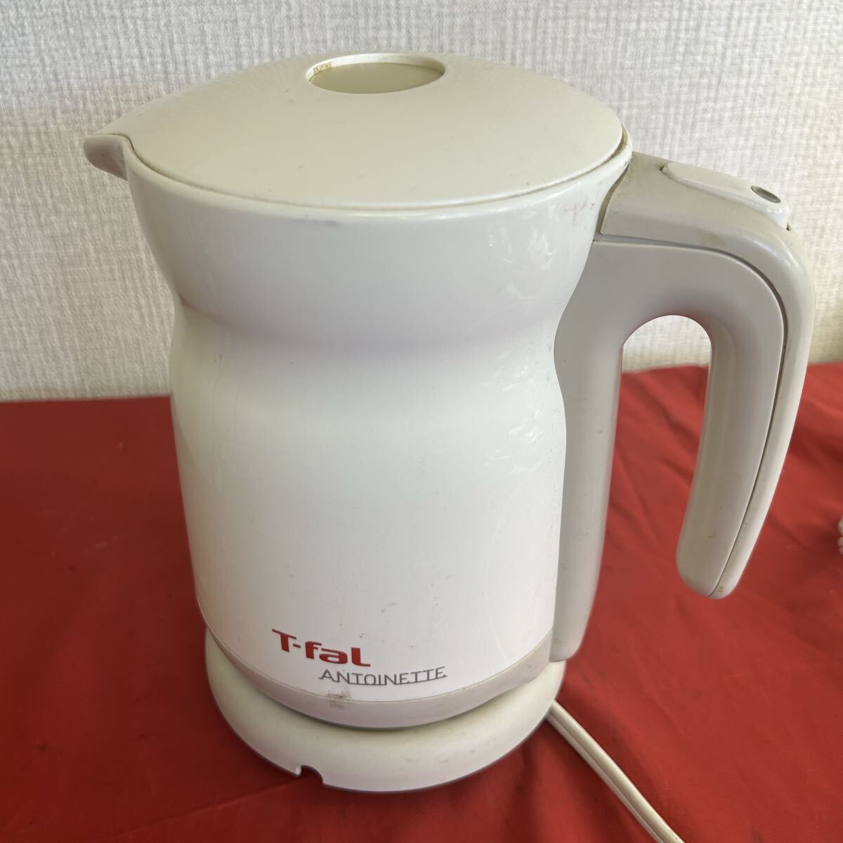 T-fal 電気ケト ティファール T-fal ホワイト とーわや 102704拍卖