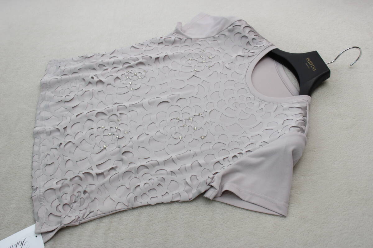 3-577 新品タグ付き ラインストーン付きカットワークTシャツ 定価¥16,000+税拍卖