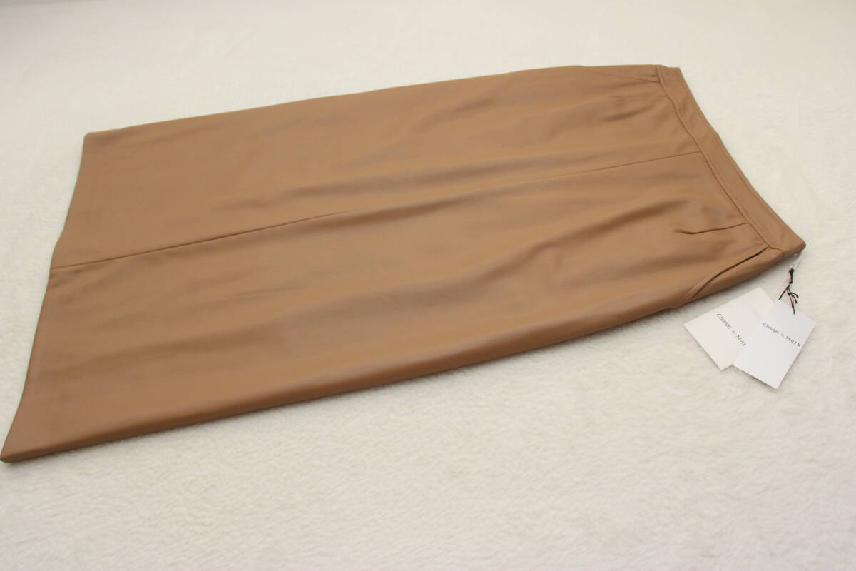 5430 新品タグ付き フェイクレザータイトスカート 40(11号)サイズ 定価¥25,000+税拍卖