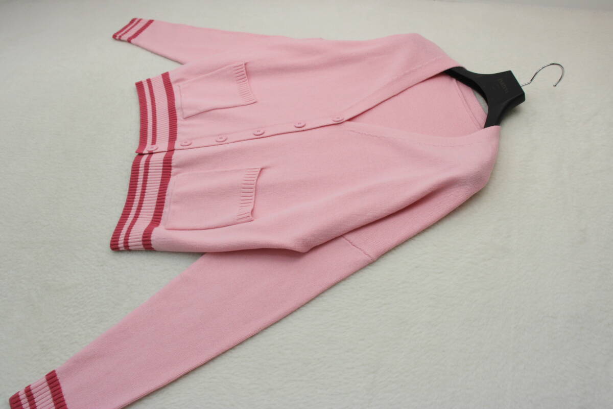 6112 新品 Vネックニットカーディガン拍卖