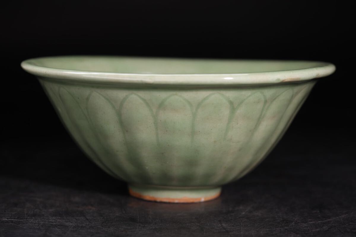 時代 青磁 大型 茶碗 / 中国美術 茶器 煎茶道具 煎茶飾 検索: 龍泉窯 天龍寺 .G2829拍卖