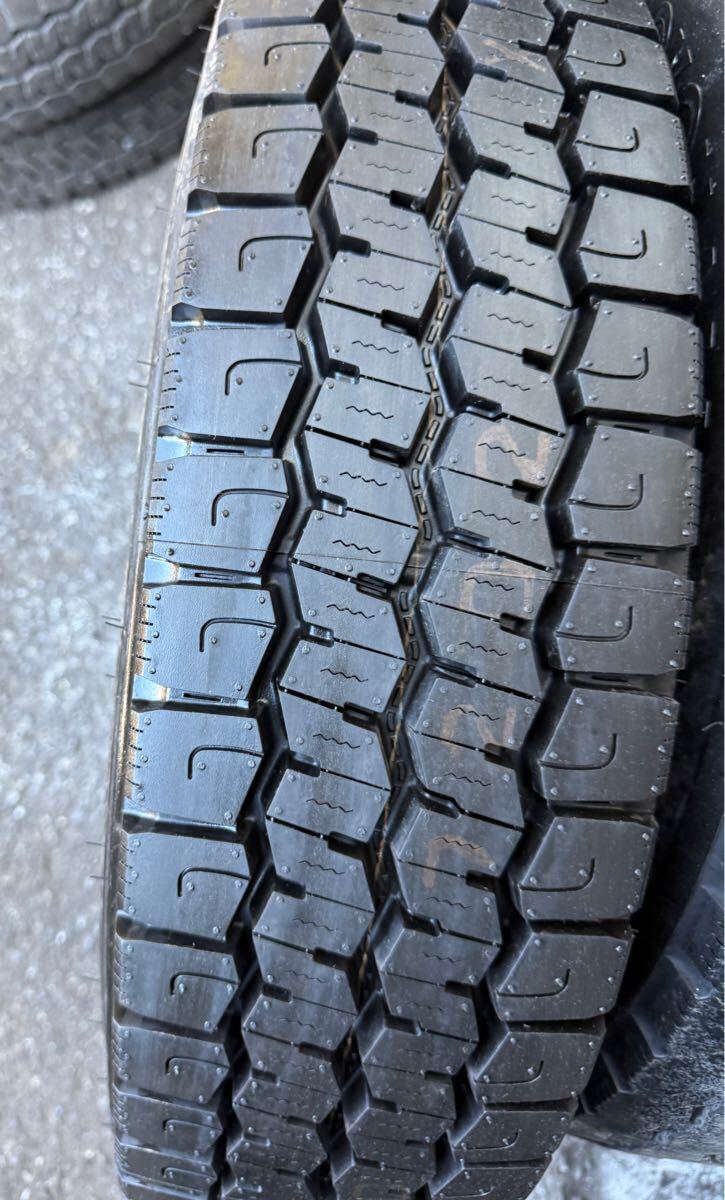 ダンロップ SPLT22 195/85R16 114/112 195 85 16 ミックスタイヤ DUNLOP 2024年製 イボ付き 1本拍卖