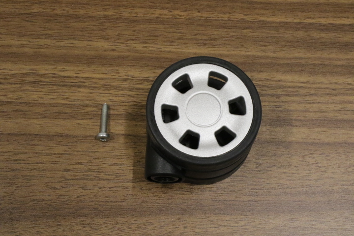 純正品 リモワ RIMOWA マルチホイール キャスター 車輪 純正 正規品 部品 タイヤ スーツケース パーツ 拍卖