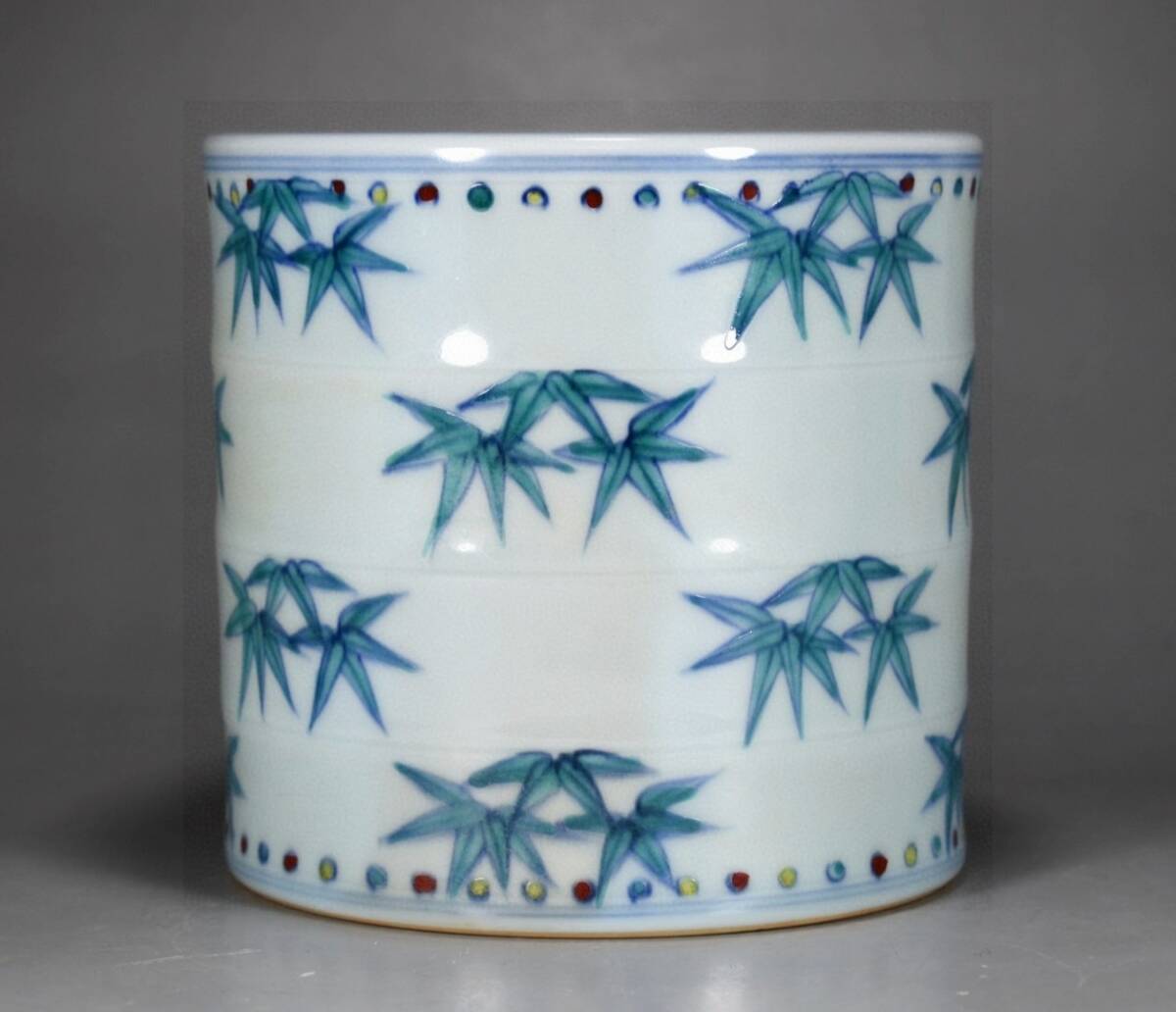 旧蔵 大明 成化年製 闘彩百竹紋 竹節筆立て 筆道具 文房具 陶芸 古陶磁器 中国磁器 極細工 中国古玩 骨董品 古美味 210拍卖