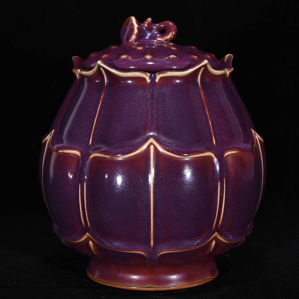 旧蔵 宋 鈞窯 バラ紫釉 蓮心蓋缶 陶芸 古陶磁器 中国磁器 極細工 中国古玩 骨董品 古美味 210拍卖