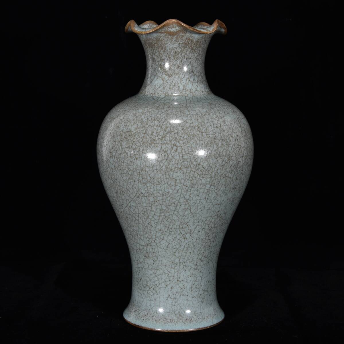 旧蔵 宋 汝窯 天青釉 甲字款 花口観音瓶 陶芸 古陶磁器 中国磁器 極細工 中国古玩 骨董品 古美味 210拍卖