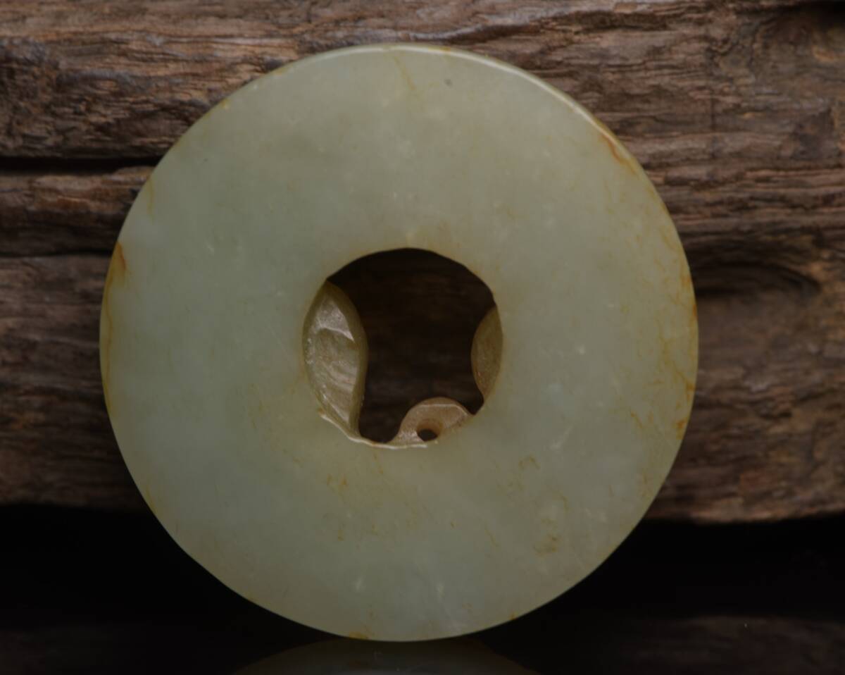 旧蔵 清 玉彫 和田玉 龍璧 玉質温潤細膩 沁色自然 包漿一流 極細工 中国古玩 骨董品 古美味 210拍卖