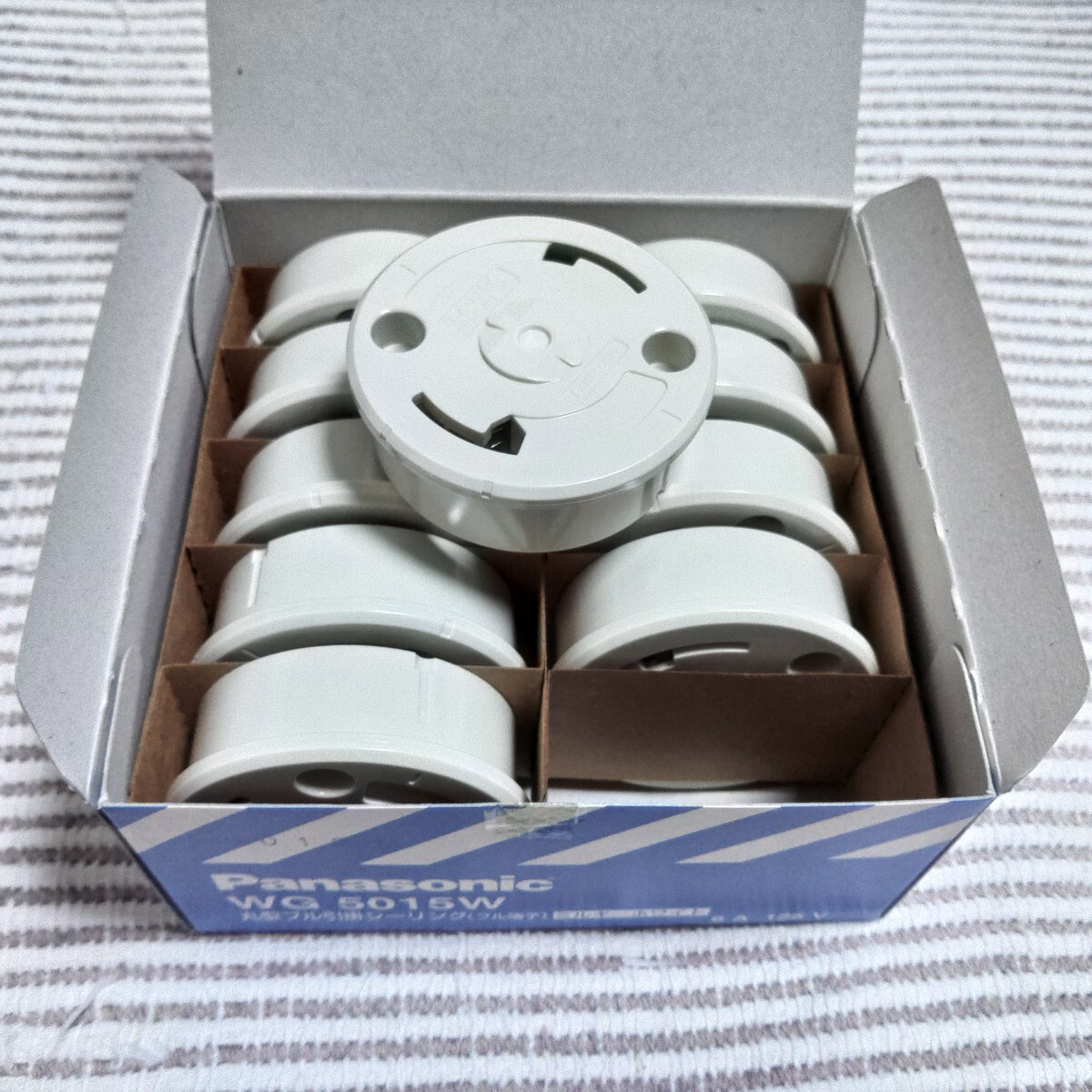 パナソニック WG5015W 丸型フル引掛シーリング 新古 10個 ゆうパック60サイズ 拍卖
