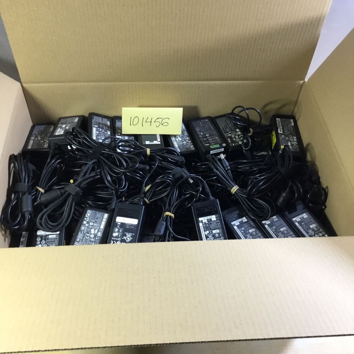 送料無料(101456G) 37個セット chicony/Delta/liteon/Asus 色々他 19V3.42A AC Adapter モデルミックス メガネ/ミッキーケーブル付 中古品拍卖