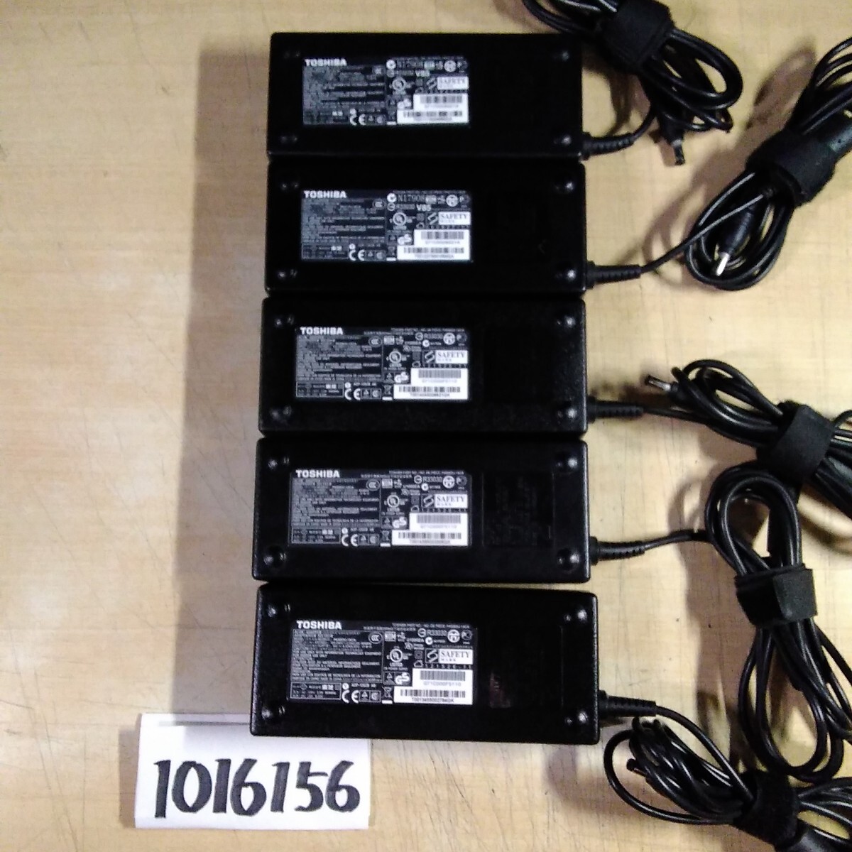 【送料無料】(1016156E)5個セット TOSHIBA モデルミックス ACアダプター 19V-6.32A 純正品 メガネケーブル付 中古品拍卖