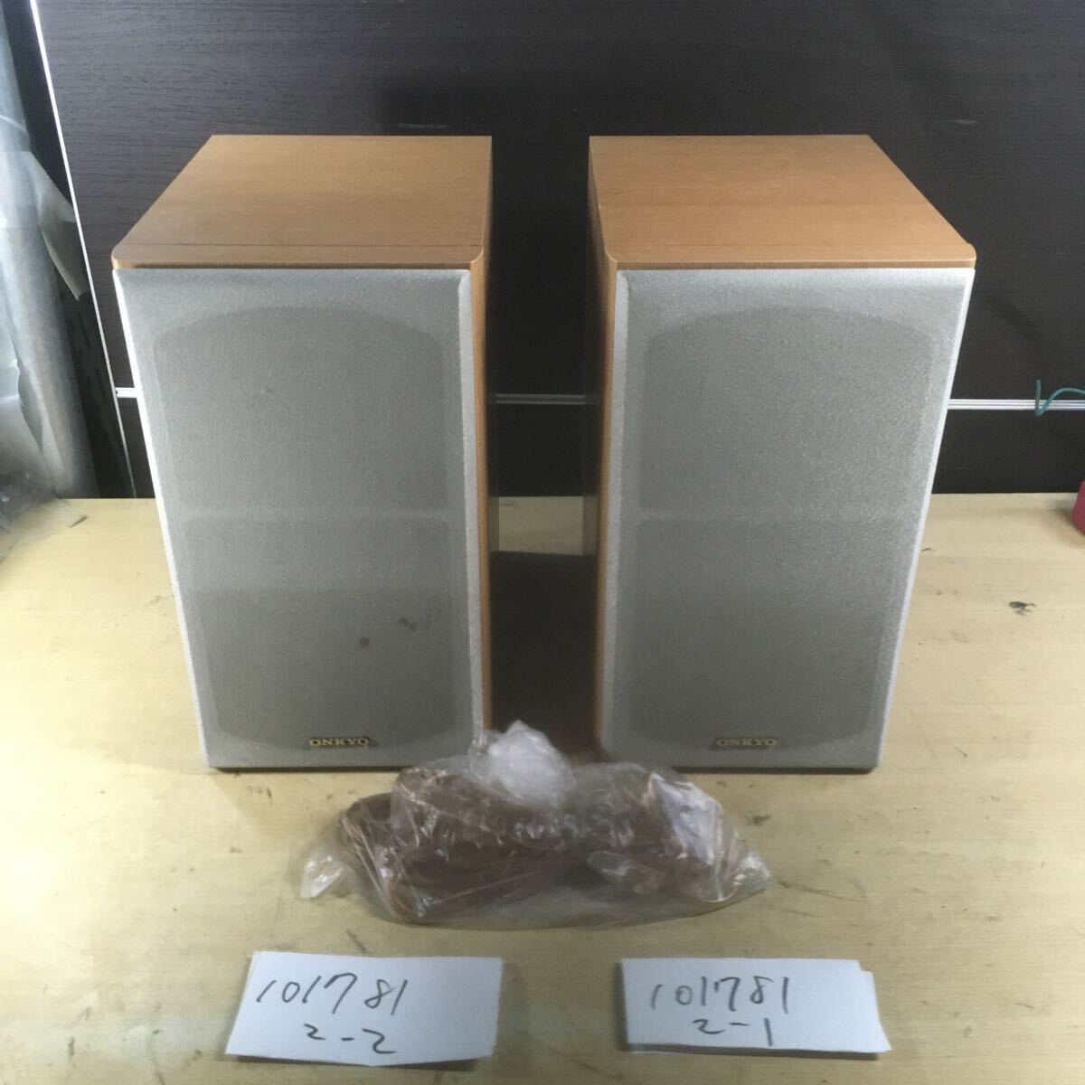 (101781H) 中古品/ONKYO D-052AX スピーカー ペア 配線付き拍卖