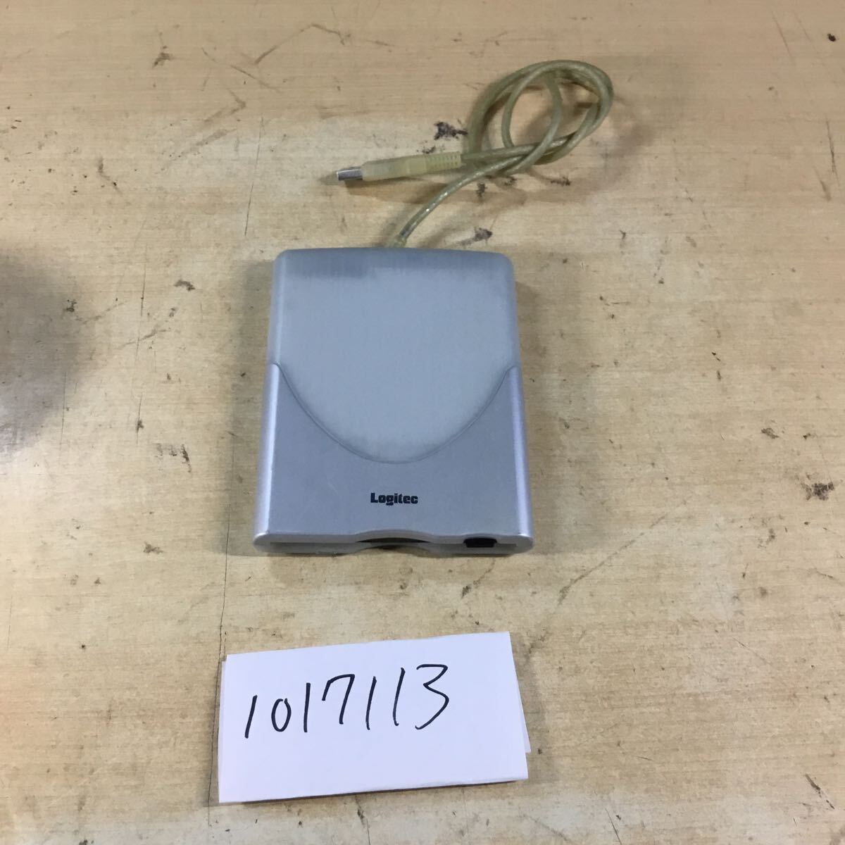 (1017113C) 中古品/LOGITEC フロッピーディスクドライブ USB 外付け LFD-31UE拍卖
