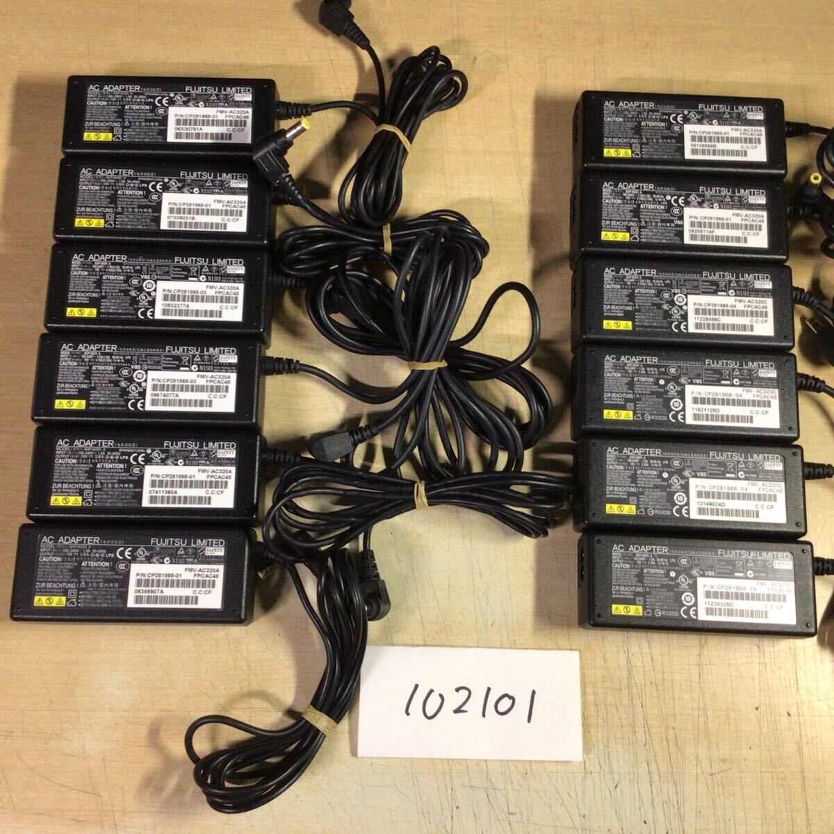 【送料無料】(102101E) 12個セット FUJITSU AC Adapter FMV-AC320 19V-3.16A 純正品 ACアダプター メガネケーブル付 中古品拍卖