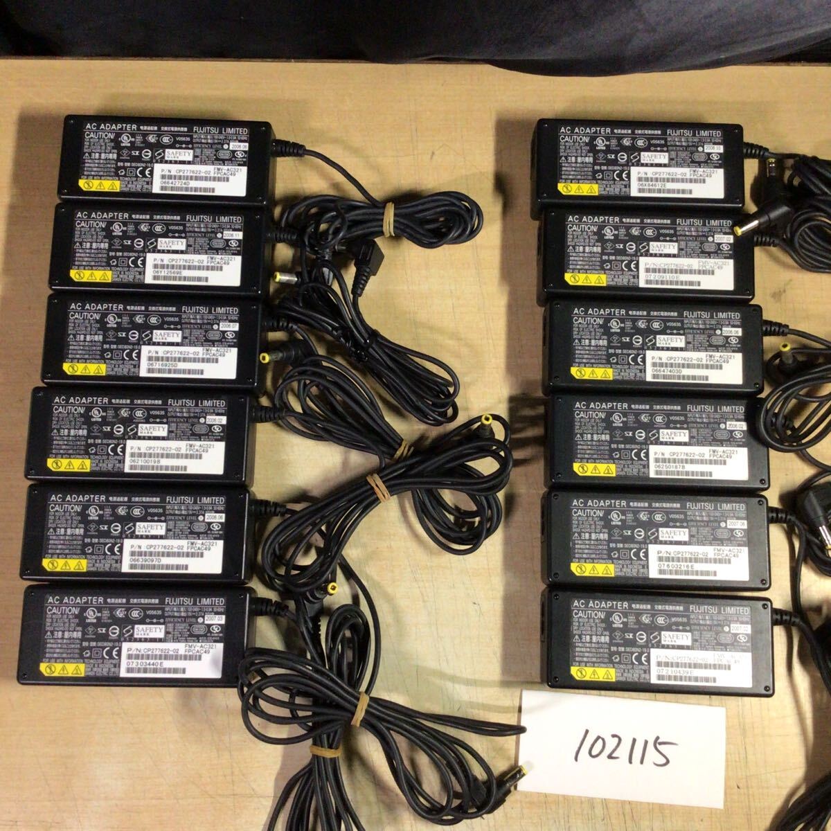 【送料無料】(102115E) 12個セット FUJITSU AC Adapter FMV-AC321 19V-3.37A 純正品 ACアダプター メガネケーブル付 中古品拍卖