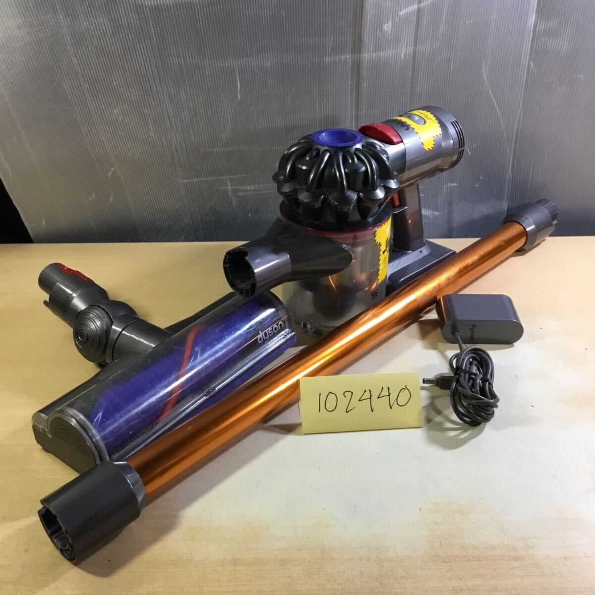 (102440G) dyson SV11 サイクロン式コードレスクリーナー 中古品拍卖