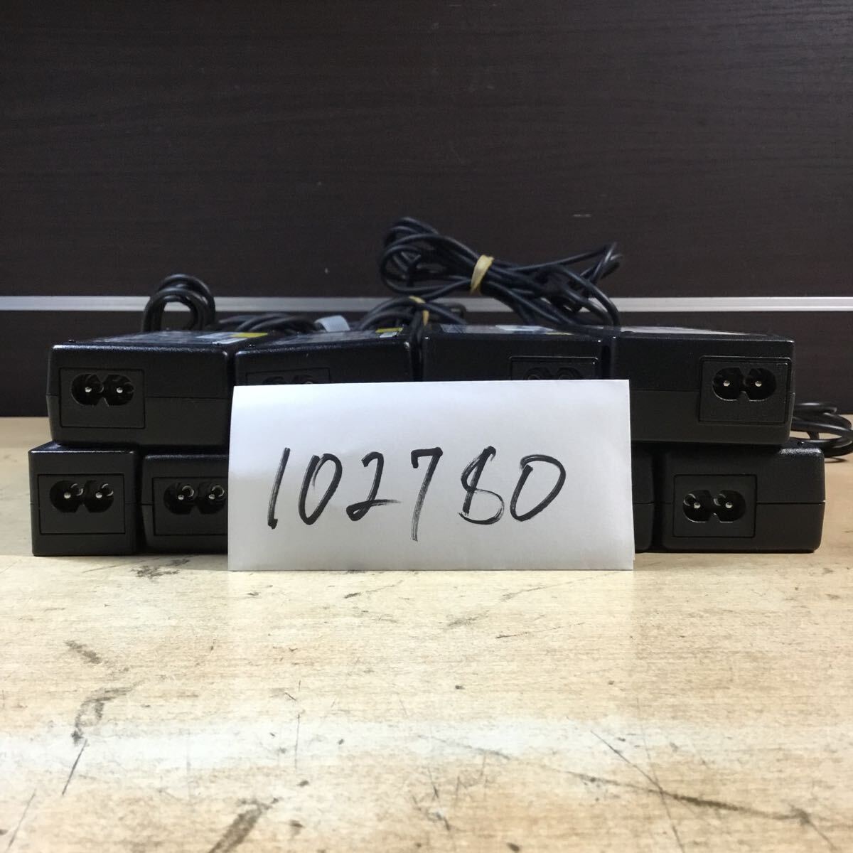 【送料無料】(102780E) 9個セット 富士通 AC Adapter ADP-60ZH Aなど 19V-3.16A 純正品 ACアダプター メガネケーブル付 中古品拍卖