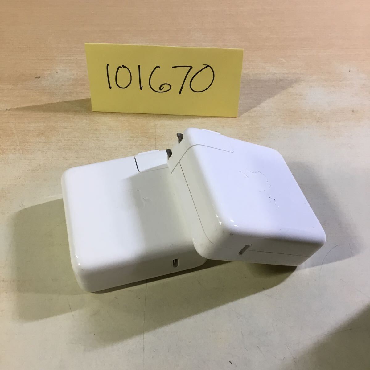 【送料無料】(101670C) Apple 61W USB-C Power Adapter 2個セット 中古品 充電アダプタ拍卖
