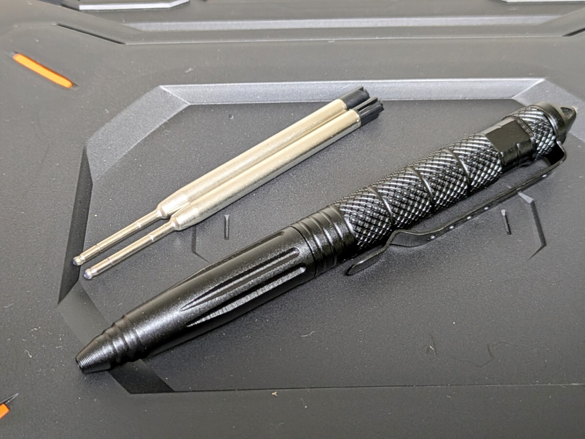 タクティカルペン 護身用ボールペン スペアインク2本付き ブラック拍卖