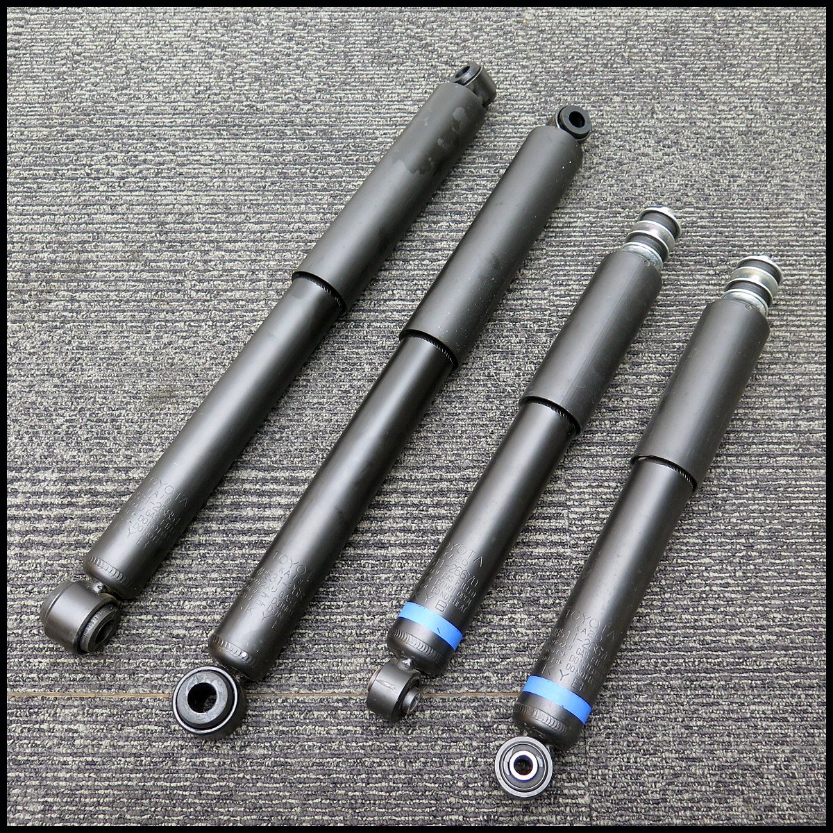 △S3) 即決あり 新車外し? TOYOTA/トヨタ ショックアブソーバー ハイエース200系 48511-26670 48531-26851 自動車部品/自動車パーツ/カヤバ拍卖