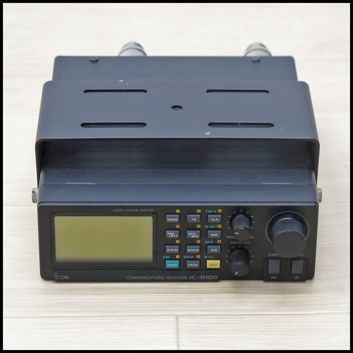 ●ICOM/アイコム 広帯域受信機 COMMUNICATIONS RECEIVER IC-R100 コミュニケーションレシーバー 【現状品】 アマチュア無線機拍卖
