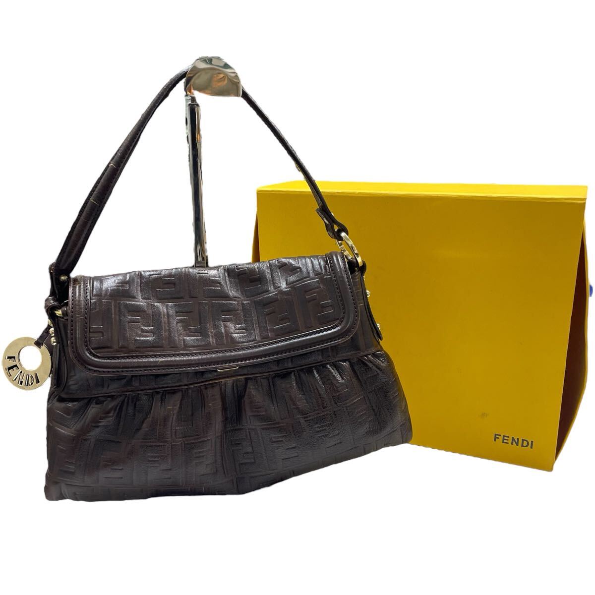 松961さ FENDI フェンディ ズッカ柄 バッグ ショルダー 肩掛け ブラウン FFロゴ ワンショルダーバッグ ハンドバッグ 箱付き拍卖