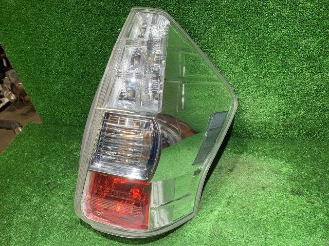 プリウスα DAA-ZVW41W 右テールランプ 81551-47150拍卖