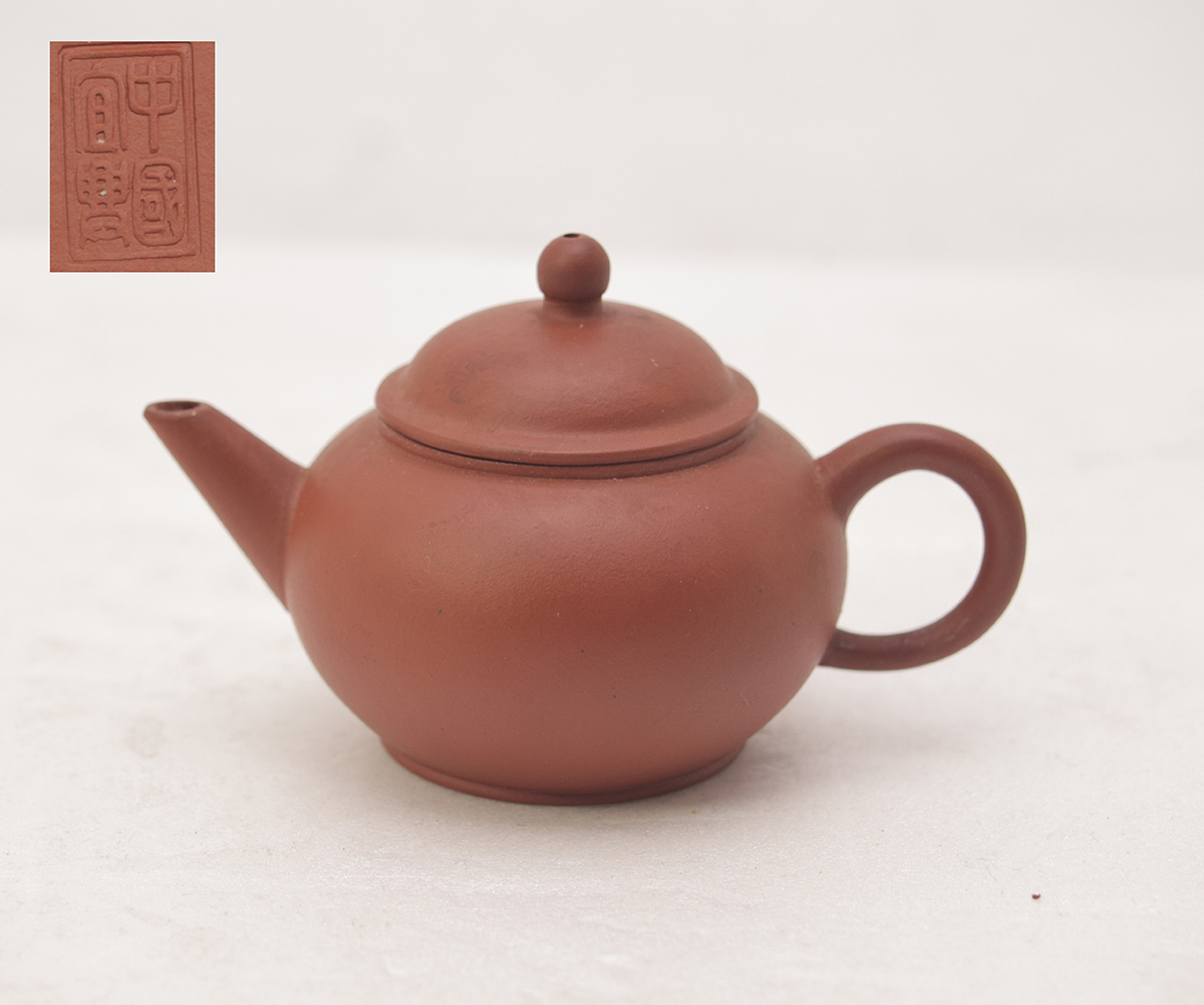 250974 唐物 小振り 朱泥 水平 急須 水滴 中国宜興 紫砂 茶道具 書道具拍卖