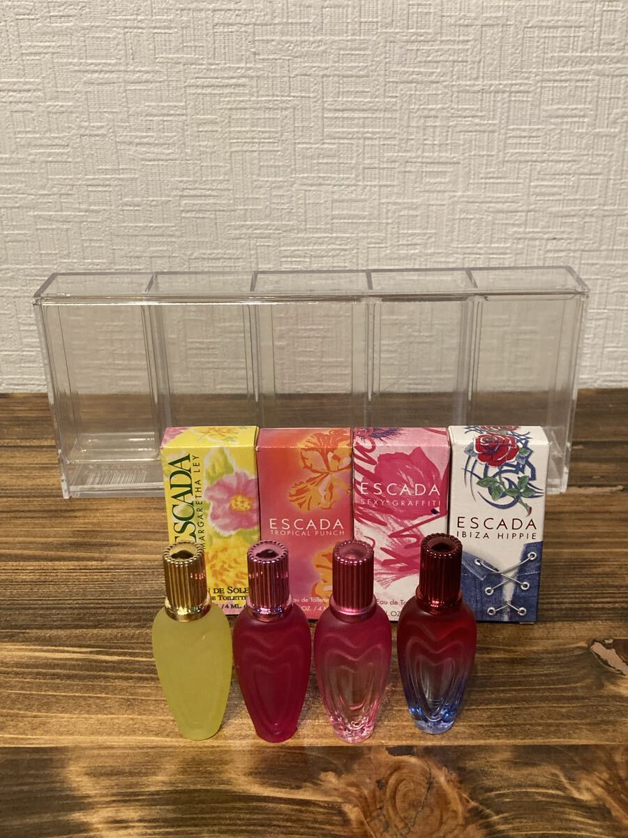 I5J311◆新品同様◆ エスカーダ ESCADA エスカーダ コレクションズ エディション ミニボトル 香水 4mL×4本拍卖