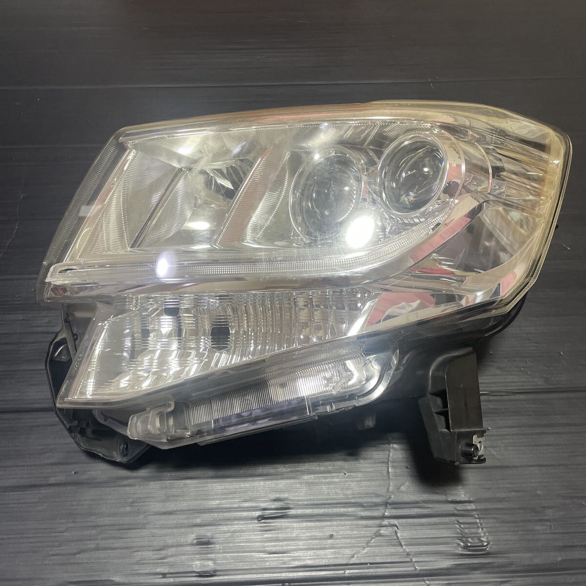 ダイハツ タント カスタム 左用  ヘッドライト  100-51392拍卖