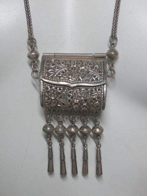 ★「緻密細工の純銀首飾り「タイ・山岳民族のポーチ型ネックレス」★スターリングシルバー925製★骨董/レア/ビンテージ/アンティーク★拍卖