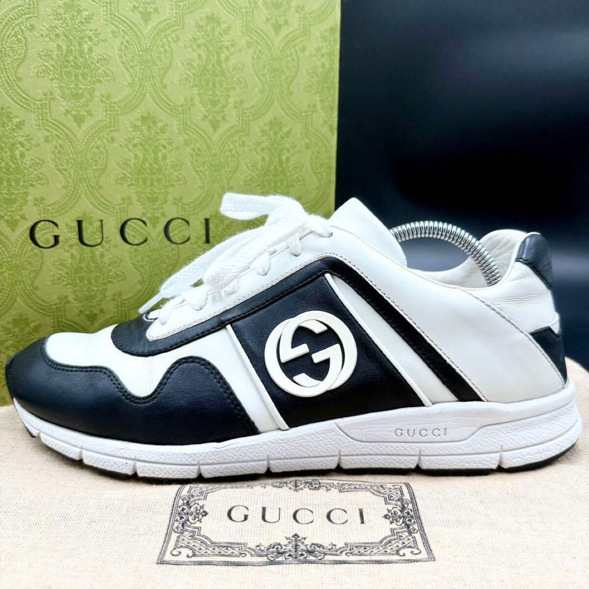 1円 【美品】 GUCCI グッチ 【圧倒的存在感】 インターロッキング メンズ スニーカー シューズ 靴 ブラック 黒 ホワイト 白 26cm相当拍卖