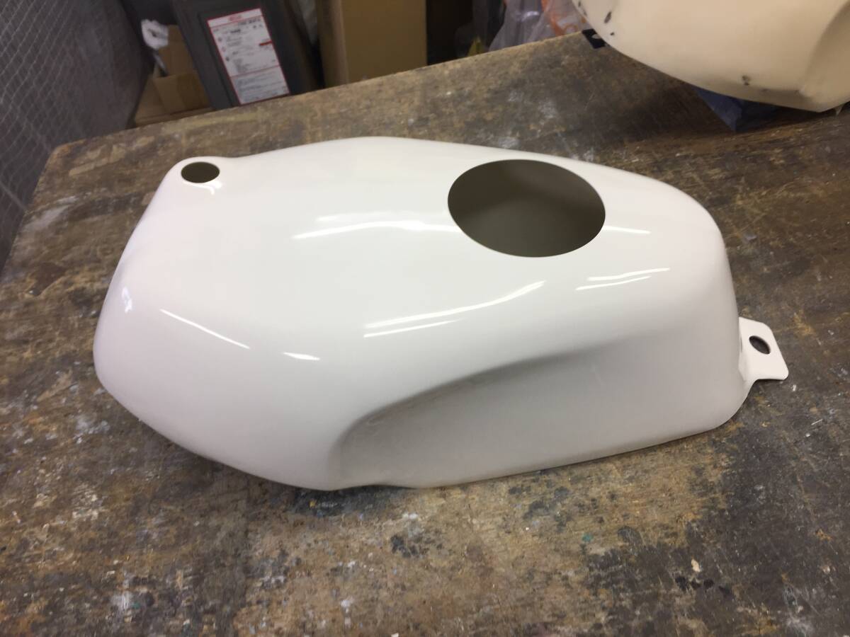 NSR50,NSF100タンクカバー 白ゲル仕上げ  FRP製拍卖