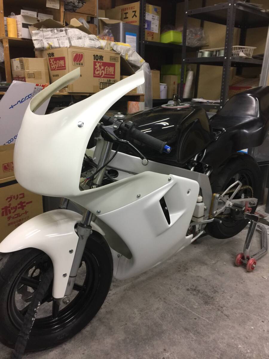 NSR50後期純製形状カウリング・NSR50用NSFタイプシート5Cmシートバック・タンクカバーセット 白ゲル仕上げ 強化バージョン拍卖