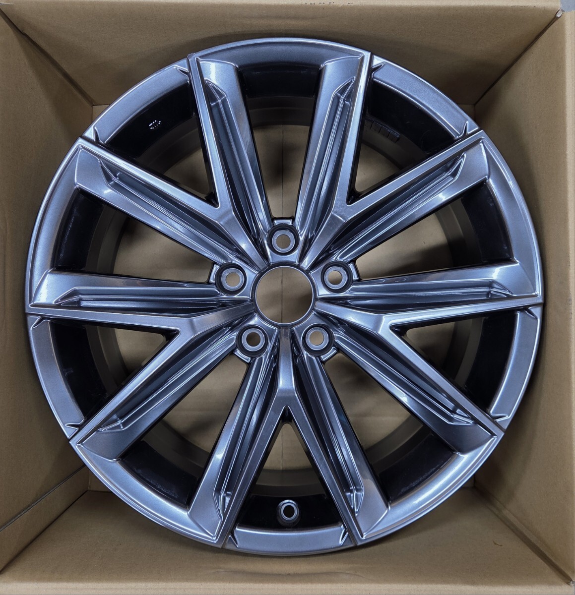 【美品 】レクサス LBX 純正 18 インチ アルミ ホイール 1本 LEXUS 拍卖