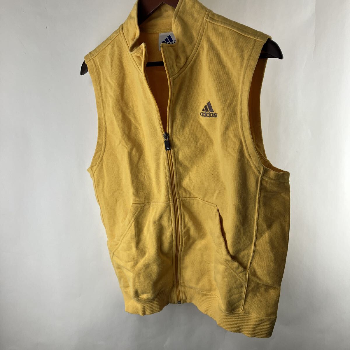 adidas アディダス ベスト 古着 イエロー フルジップ Mサイズ スポーツウェア ランニングウェア 黄色 ジャケット ゴルフ golf拍卖