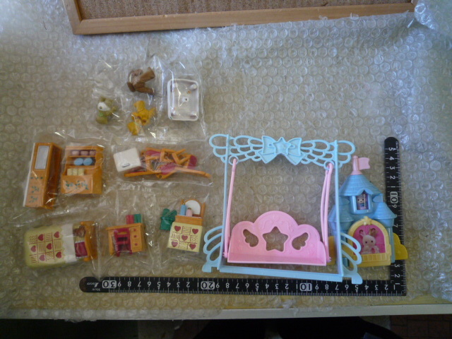 ドールハウス シルバニアファミリー リカちゃん 他へ 家具 テディベア 他 小物まとめて ジャンク 現状渡し品 拍卖