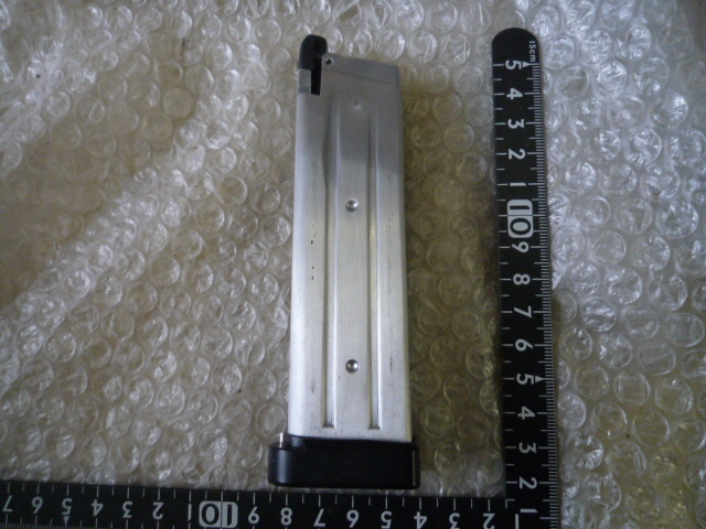 カスタムマガジン ガーダー アルミ マガジンケース マルイ ガスブロ ハイキャパ STI TTI マガジンバンパー組み込み済み 現状渡し品拍卖