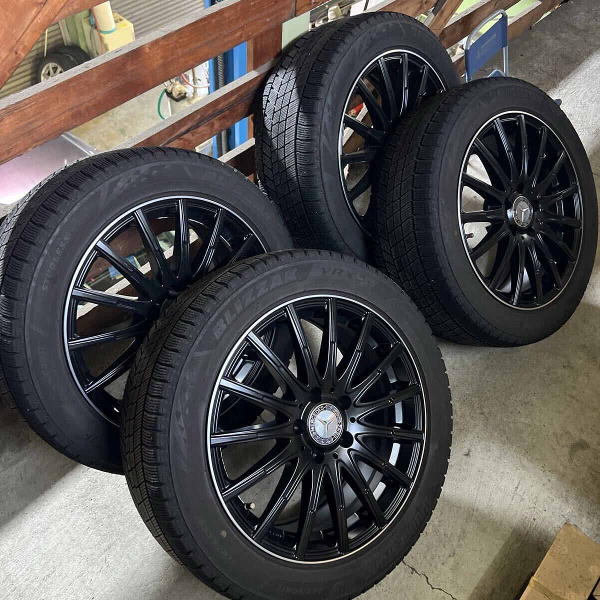 メルセデスベンツCクラスW206 W205 17インチ225/50R17ブリジストンVRX3スタッドレスタイヤ4本セット拍卖