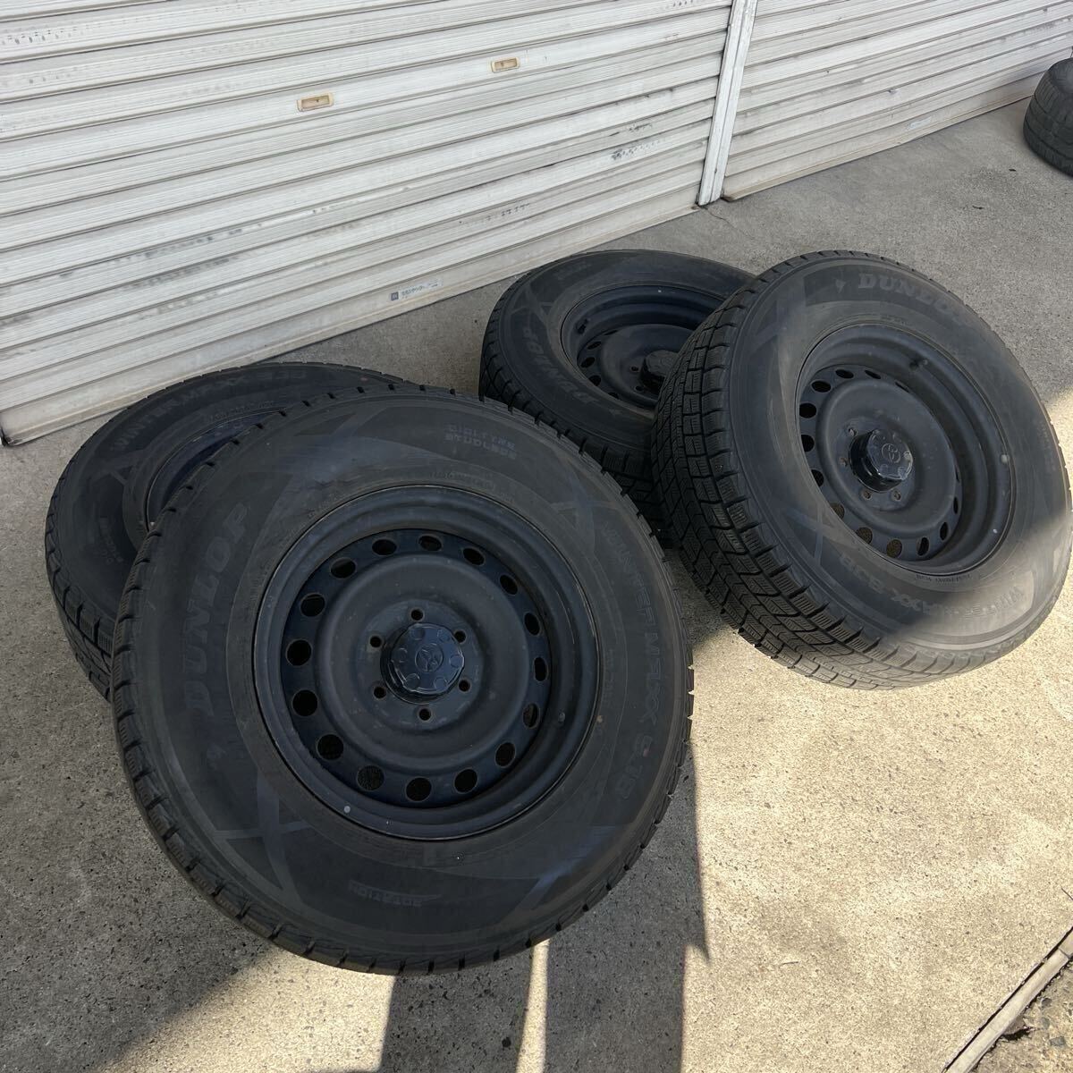 4本 トヨタ FJクルーザー GSJ15W 純正 17インチ スチール 7.5J 6H 139.7 スタッドレス ダンロップウインターマックスSJ8 265/70R17 鉄チン拍卖