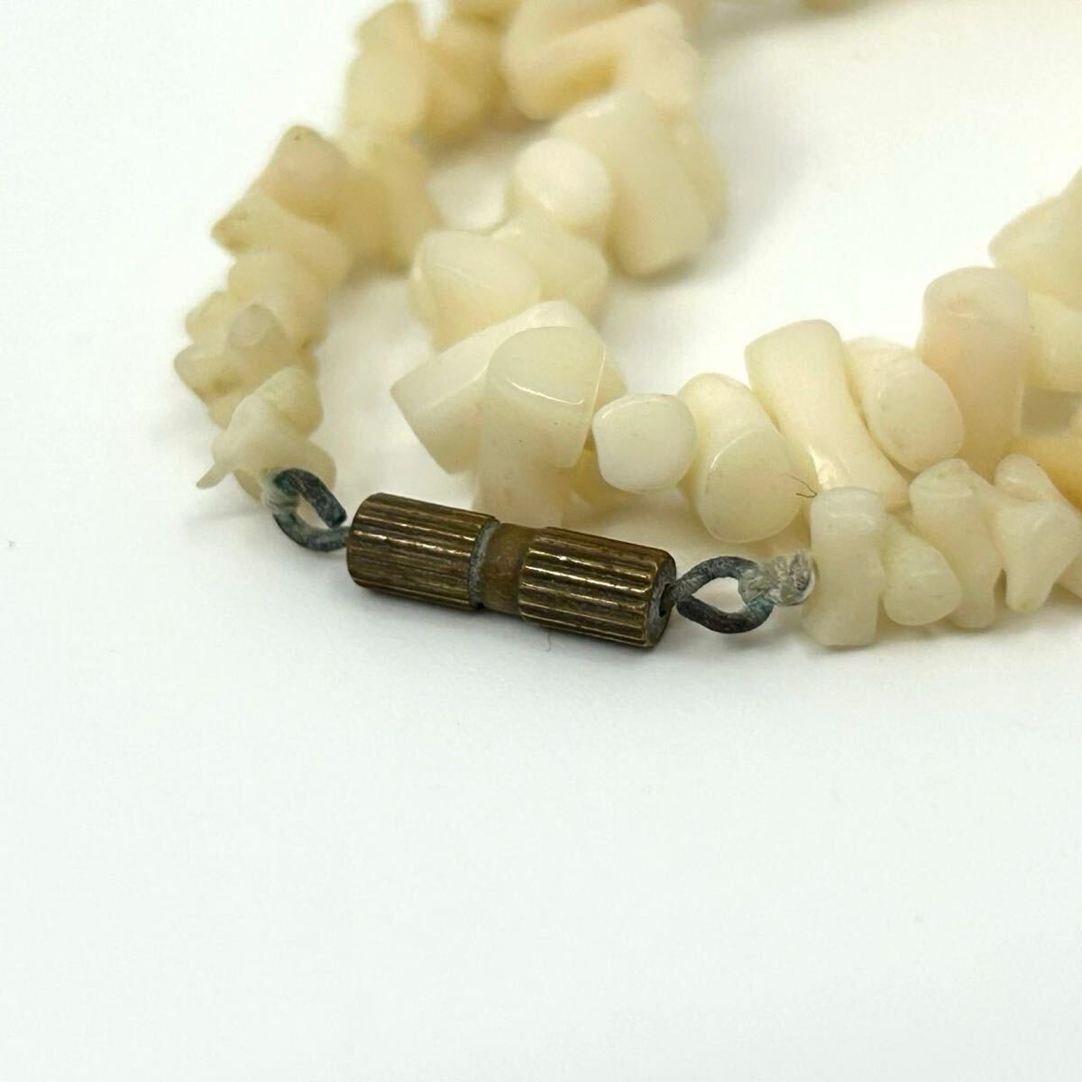 【美品】ヴィンテージ 珊瑚 コーラル ネックレス 白 ホワイト 天然石 レディース アクセサリー 約45cm 上品 高級感 希少 I4 拍卖