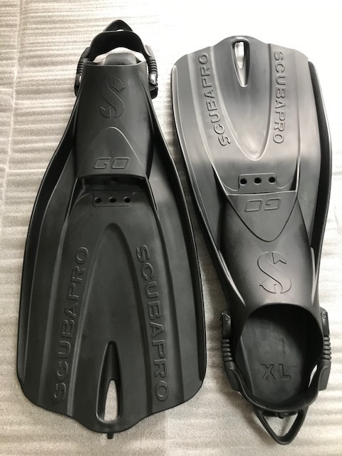 旅行先にもフィンを携行なさるダイバー必見!/ トラベル コンフォートに特化した超軽量なフィン / 国内 未流通モデル / SCUBA PRO拍卖