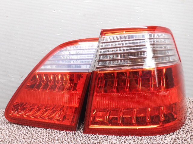 9230 トヨタ クラウン ロイヤル 後期 GRS182 テールランプ右 テールライト右 フィニッシャー付 30-336/30-337拍卖