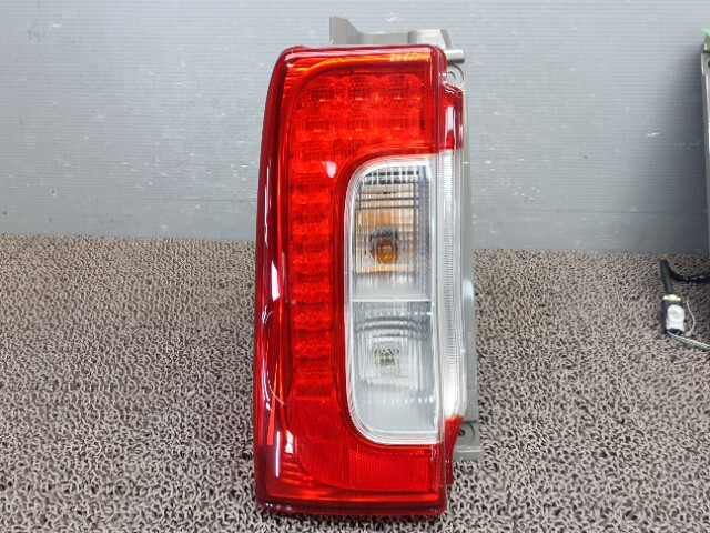 9222 ダイハツ タント LA600S テールランプ左 テールライト左 220-51391拍卖