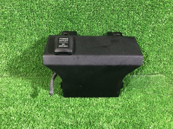 HONDA ホンダ FIT SHUTTLE フィットシャトル POWER OUTLET SOCKET シガーソケットパネル ID:47273拍卖