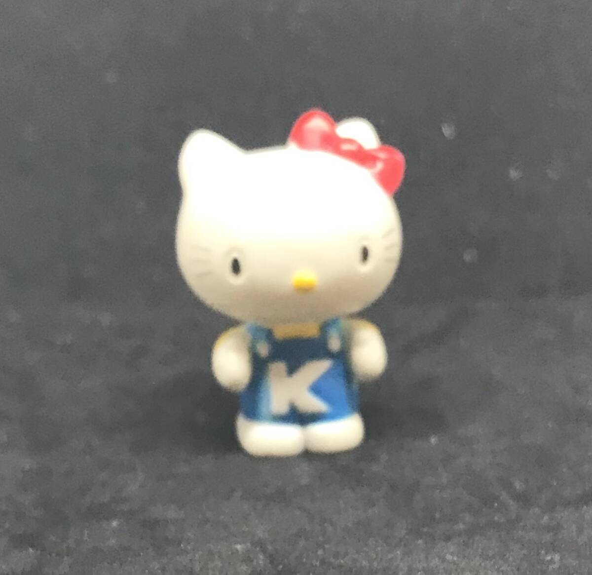 昭和のソフビ 指人形 レトロ ハローキティ キティちゃんの指人形 当時もの 昭和50年代前半ぐらいのものだと思います拍卖